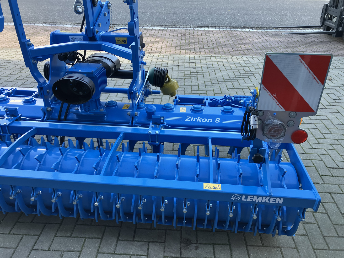 LEMKEN ZIRKON 8/300 (MID) #31247 - Kraakman